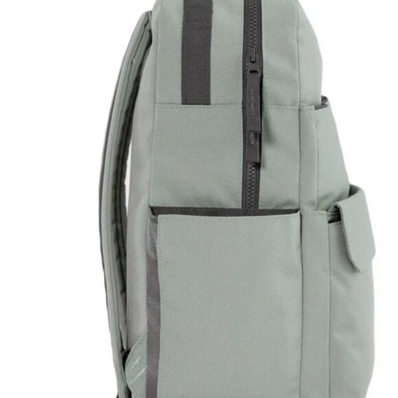 RED ROVR Roo Diaper Backpack - Picture 2 of 15